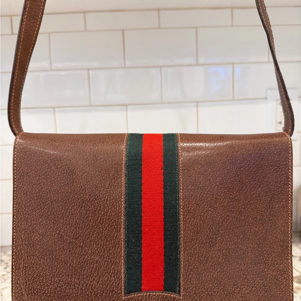 Gucci Brown Leather Satchel vintage with Gold Accent - Picture 9 of 16